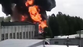 МНОГО  СЕ ПУШИ В РУСИЯ