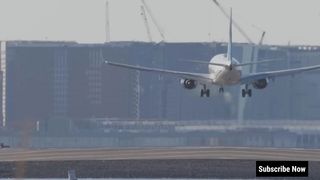 United Airlines Boeing 737 Smokey Touchdown Landing
