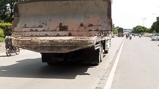 Caterpillar load on truck...https://youtube.com/@pakistanisairsapatee?si=ZjEta0NZziAJ6pYU