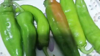 Tali hui mirchen| bhari hui mirch