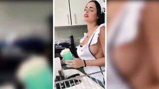 No bra TikTok Challenge ???????????? #tiktok #shorts #bigbank #nobratiktokchallenge2022