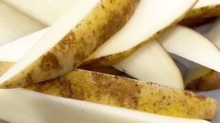 EASY AIR FRYER POTATO WEDGES...????