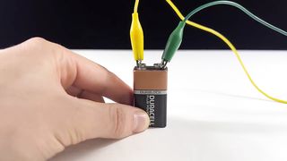 Simple Tech..Battery draws on metal