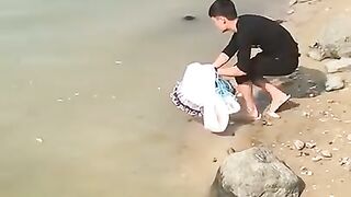 Amazing Asian Cast Net Fishing