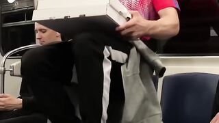 Доставщик пиццы????