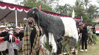 BONEKA KAMBING