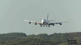 Boeing 747 Plane Crosswind Landing Amazing Video
