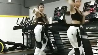 cute twin dancing to the music