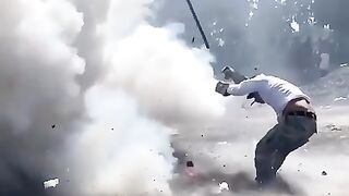 ИДИОТЫ ВЕЗДЕ!