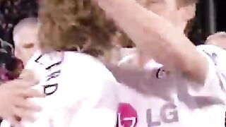 Funny moments in football 5