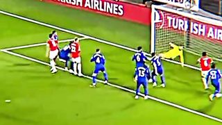 LUUK DE JONG skills and goals