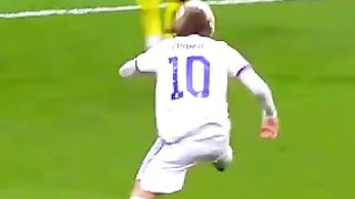 Football Beautiful passes