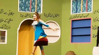 new_hot_mujra_Masti_Gujranwala_Roxy_Theatre(720p).