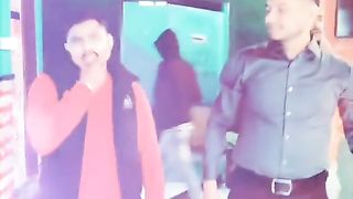 Badshah ki gali mein aake uska pata nahi poochte ... ghulamo ke jhuke hue sarr khud ba khud raasta bata