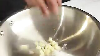 Sirilankan egg kokku parota
