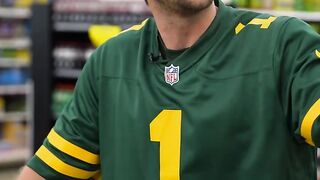 Funny | Packers Fan vs. Bears Fan Rivalry | FunFM