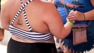 Funny fat womens are dancing