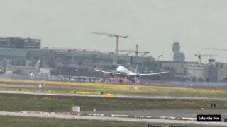 United Airlines Boeing 787 Plane Takeoff