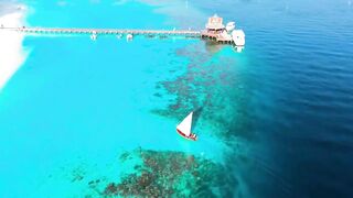 Disconnect from your problems and relax! With the sound of a piano, on land and at sea.