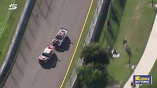 FULL BATTLE Heimgartner and Feeney trade blows for the podium Supercars 2023