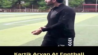 Kartik Aryan At Football Ground in Juhu #shorts #kartikaaryan #bollywood #short #trending #viral #shortvideo