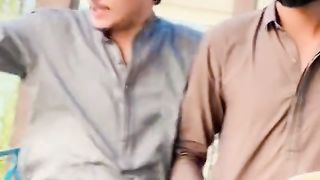 AJ mera bhai ne girna sa bacha lia mujy