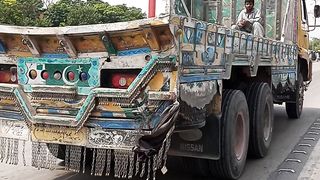 Labour life on truck..https://youtube.com/@pakistanisairsapatee?si=qudTw5noEY6_EABf