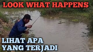 Ikan besarku lepas (My big fish is loose)