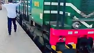 Locomotive GEU_40.  Pakistan railway