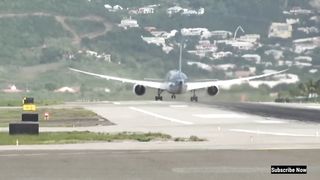 TUI Netherlands Boeing 787 Plane Performs a Steep Takeoff