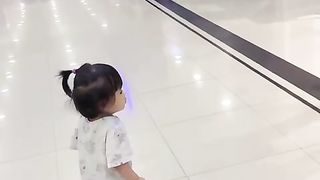I like walking, where are you daddy? I do not see you