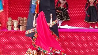 Choli ke Peeche kya ha Song Funny Clip 856.337