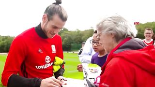 ???? ????  When Football Stars Meet Their Fans
