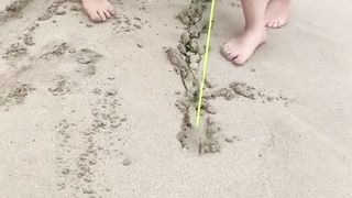 What did the girl found in sand..