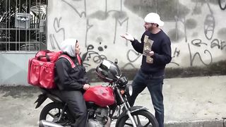 Food delivery girl told me a story - I gave 500 reais in cash to  she