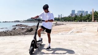 Enjoy the feeling of life from the moment you step on the car! Electric Scooter Kunge's GoPro Extreme Sports