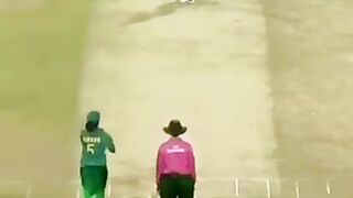 Sana mir bowling