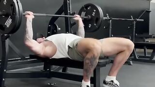 How To Instantly Bench Press More Weight..