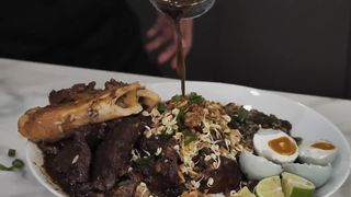 MUKBANG RAWON TUNJANG TERENAK DIDUNIA SPECIAL HARI KEMERDEKAAN INDONESIA!!