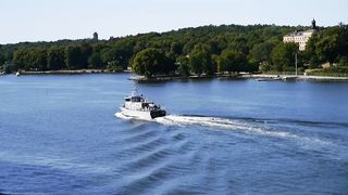 "Au Fil des Vents : Mon Voyage Épique à Bord d'un Voilier"