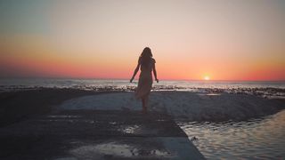 "Coucher de Soleil en Fusion : Un Instant Magique"