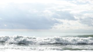 "Vagues Mystiques : L'Âme de l'Océan"