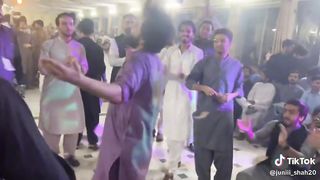 Awesome dance on Pushto music ????