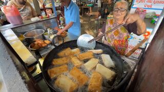 05 - 72 Year Old Amma ji Serves Delicious Paneer Pakoda Indian Street Food 1080P