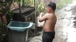 YUK HUJAN-HUJANAN