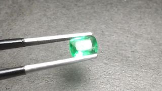 Vivid Green Emerald