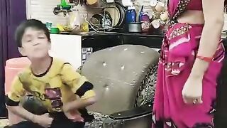 Thurraa Sa Karkay Aata Hun????????????