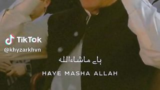 Imran khan ki mashalha boht piyri taswir