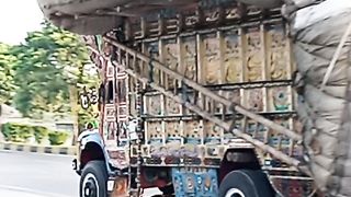 Full loaded pakistani truck...https://youtube.com/@pakistanisairsapatee