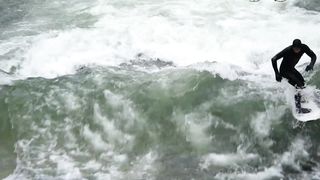 "À la Poursuite des Swells : Une Vie Dédiée au Surf"